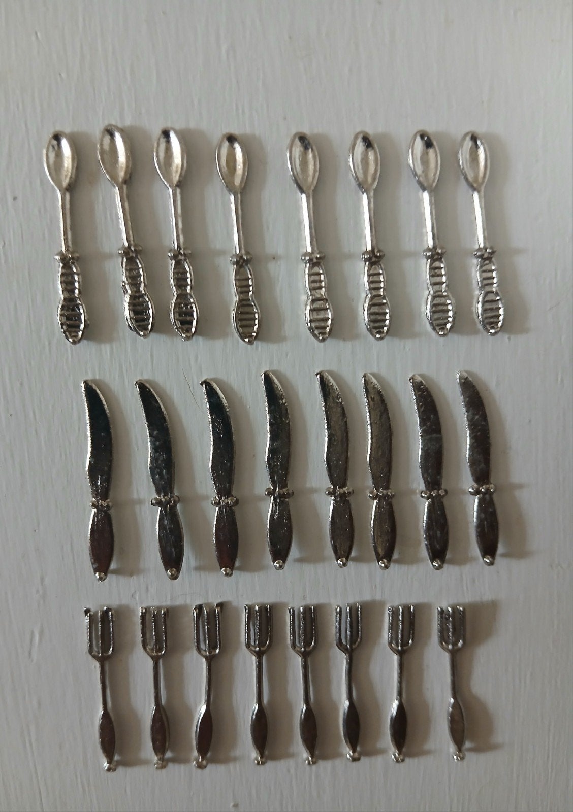 Miniatuur 24-delig bestek zilverkleurig 1:12, Verzamelen, Ophalen of Verzenden, Zo goed als nieuw, Decoratie
