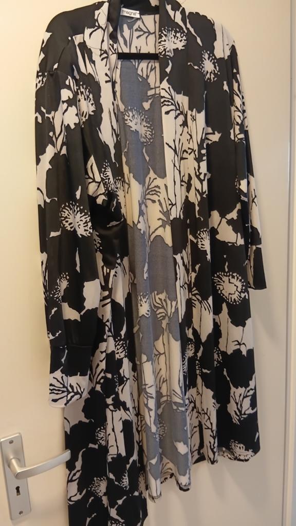 Mooi zwart wit magna vest 56/58, Ophalen of Verzenden, Zo goed als nieuw, Zwart, Trui of Vest