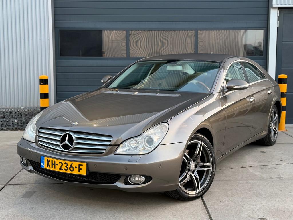 Mercedes-Benz CLS-klasse 320 CDI AUT / CRUISE / CLIMA / LEDE, Auto's, Automaat, Achterwielaandrijving, Gebruikt, Beige