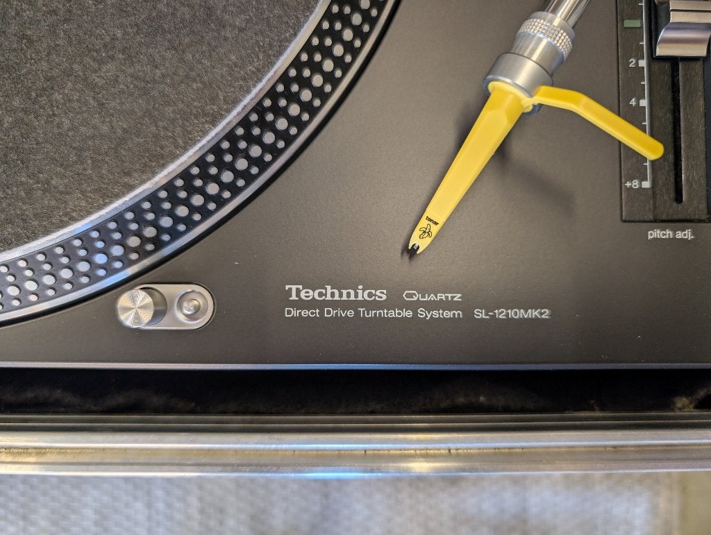2x Technics SL1210MK2 inc. origineel papierwerk/onderdelen, Ophalen, Pitch-regelaar, Zo goed als nieuw, Platenspeler