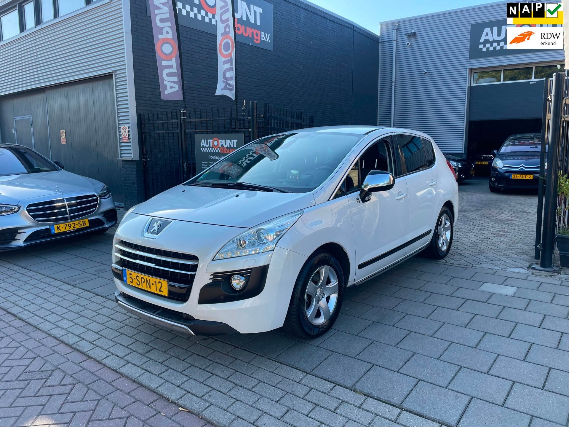 Peugeot 3008 2.0 HDiF HYbrid4 Blue Lease 2e Eig! Trekhaak Ai, Auto's, Peugeot, Automaat, Euro 5, Gebruikt, 4 cilinders