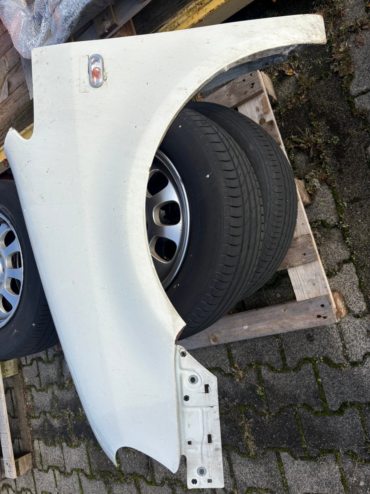 Vw caddy MK3 2004-2010 spatbord Links wit, Ophalen, Links, Spatbord