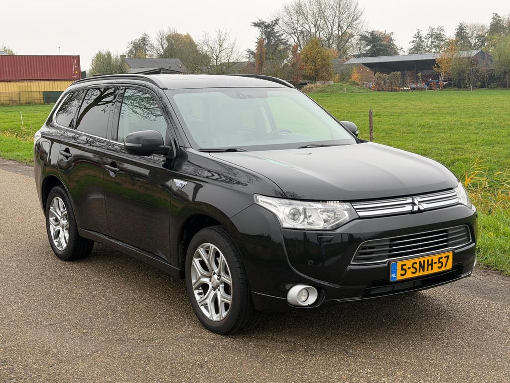 Mitsubishi Outlander 2.0 PHEV Instyle NIEUWE APK 05-2027 Air, Zwart, 4 cilinders, Zwart, Vierwielaandrijving