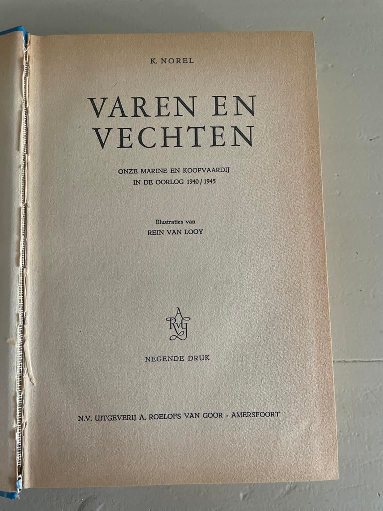 Varen en Vechten - Onze Marine en Koopvaardij, Boeken, Ophalen of Verzenden, Tweede Wereldoorlog, Gelezen, Marine