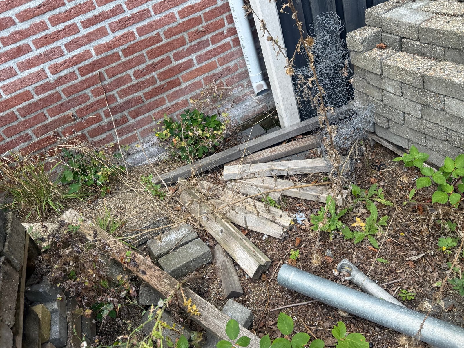 Diverse gebruikte houten balken en planken, Doe-het-zelf en Verbouw, Gebruikt, Ophalen of Verzenden, 50 mm of meer, Balk