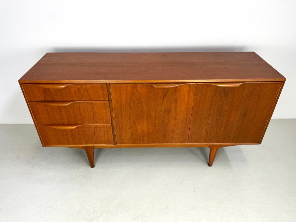 Vintage dressoir McIntosh "Dunvegan"., Huis en Inrichting, Verzenden, Zo goed als nieuw, 25 tot 50 cm, 150 tot 200 cm