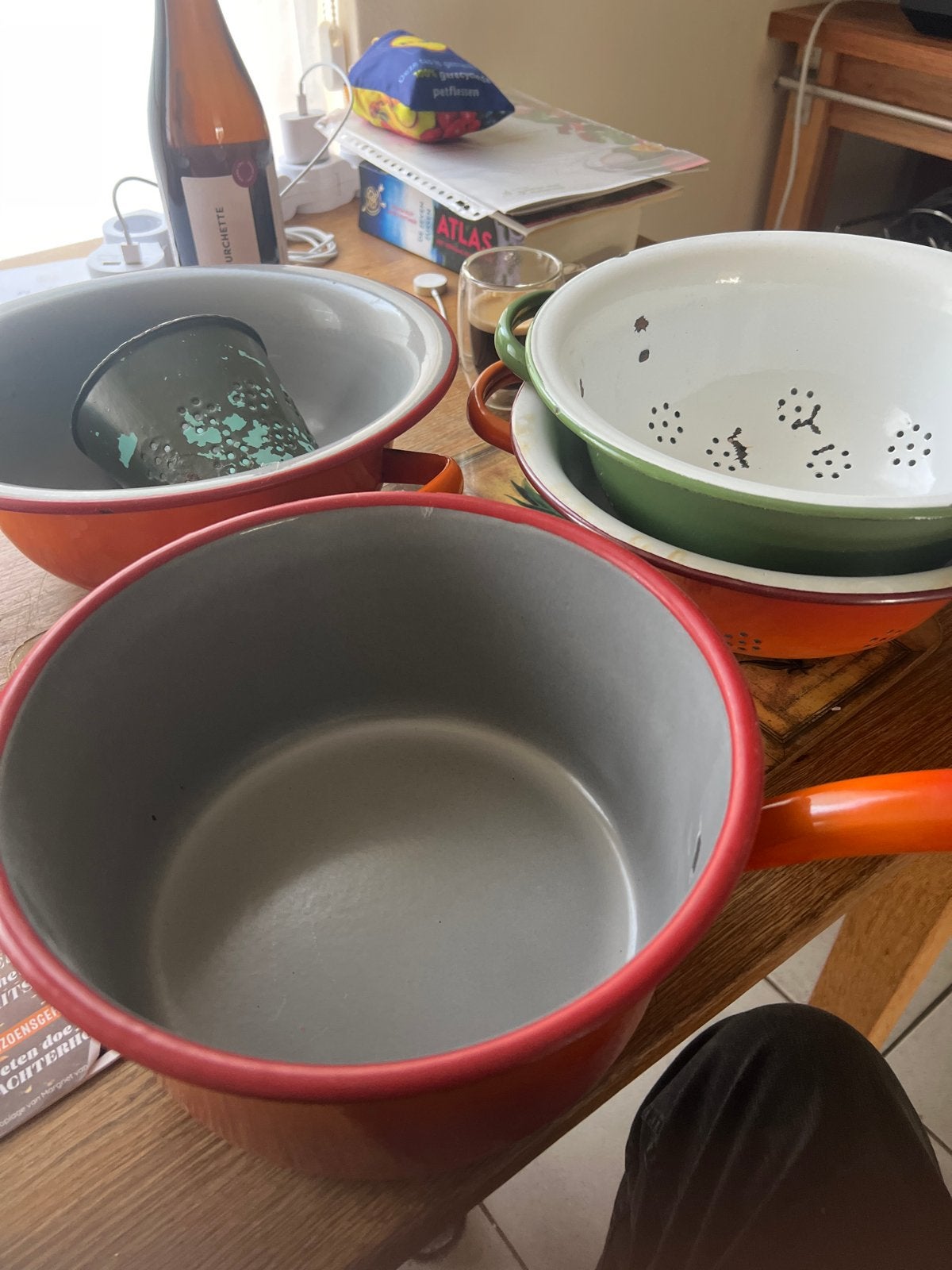 Vintage geëmailleerde pannen en vergiet set, Antiek en Kunst, Ophalen