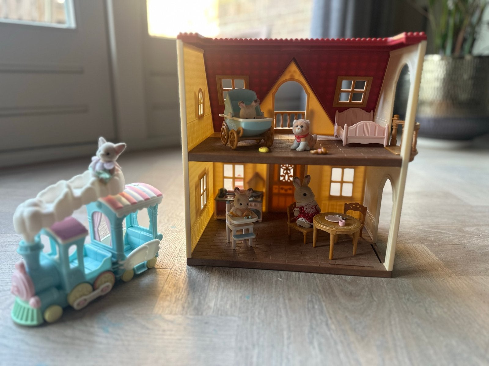 Sylvanian Families Poppenhuis met Meubels en Figuren, Ophalen, Gebruikt, Poppenhuis