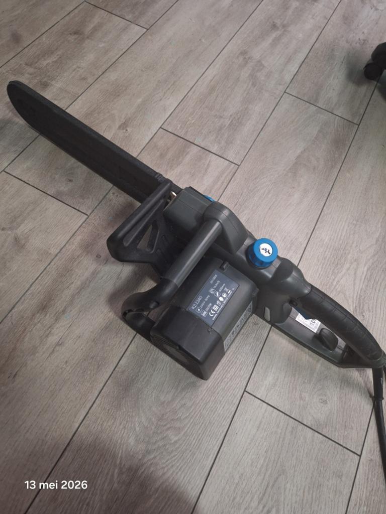 Elektrische kettingzaag - Gamma - KZ 2240, Doe-het-zelf en Verbouw, Gereedschap | Zaagmachines, Ophalen, Kettingzaag, 600 tot 1200 watt