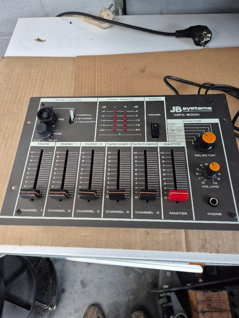 Monacor MPX 5000 mengtafeltje stereo 5 kanaal, Ophalen of Verzenden, Gebruikt, 5 tot 10 kanalen, Microfooningang