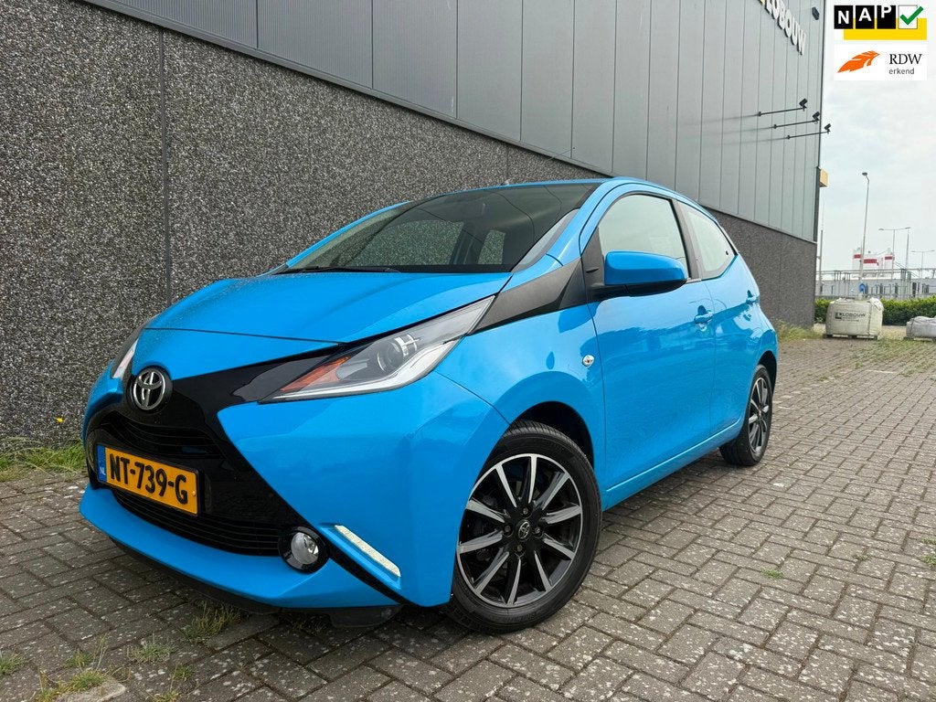 Toyota Aygo 1.0 VVT-i x-play/Dealer OH/Nieuwe APK en beurt/N, Voorwielaandrijving, Stof, Gebruikt, Origineel Nederlands