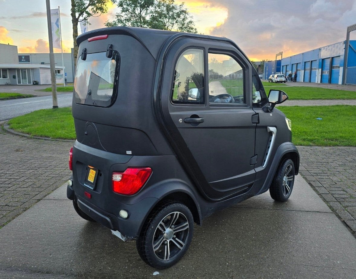 Overdekte scootmobiel met factuur en garantie, Diversen, Zo goed als nieuw, 16 km/u of meer, 46 km of meer, Ophalen