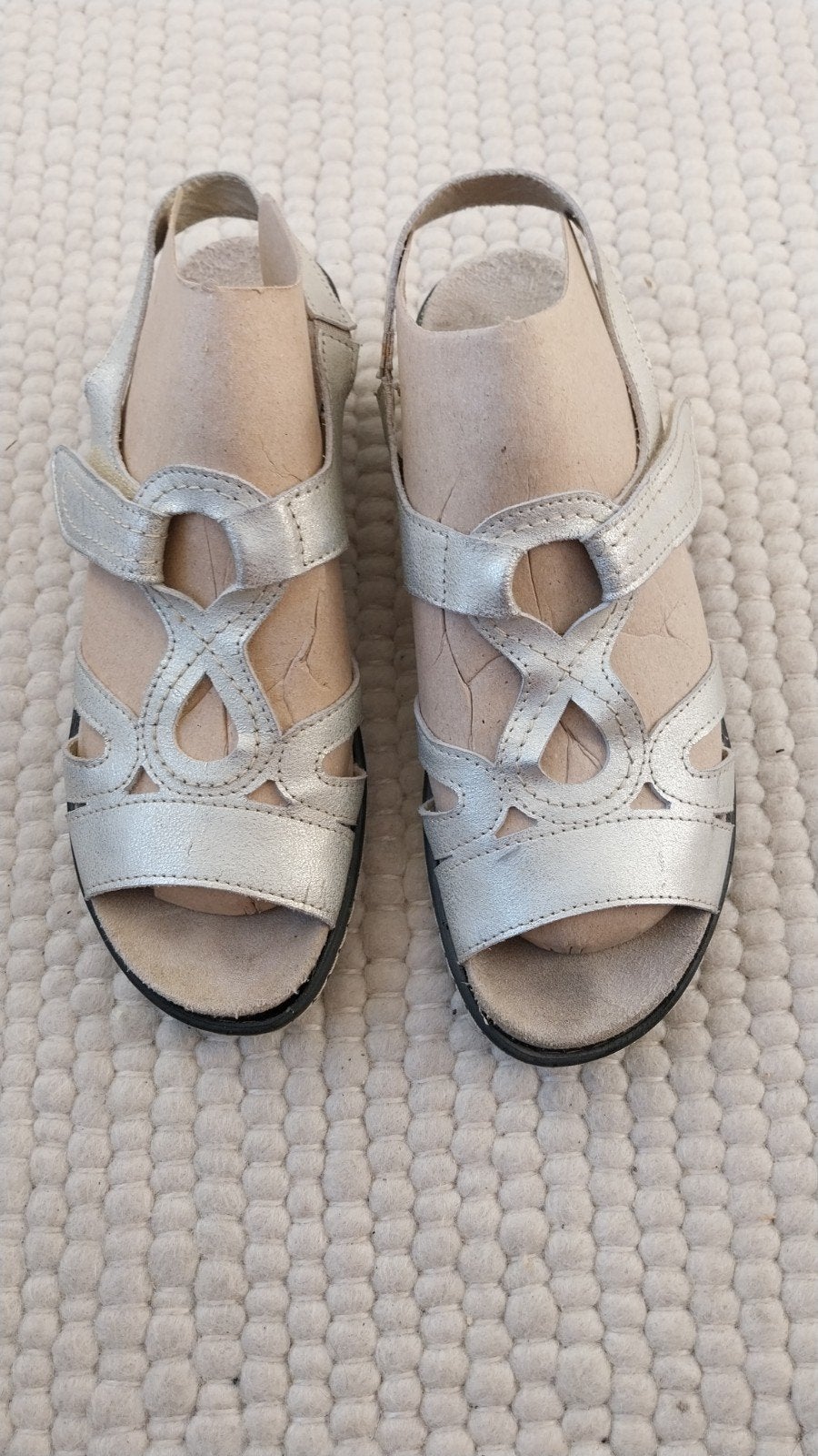 leren zomer sandalen, zilver, uitneembaar voetbed, maat 39., Overige kleuren, Zo goed als nieuw, Sandalen of Muiltjes, Ophalen of Verzenden