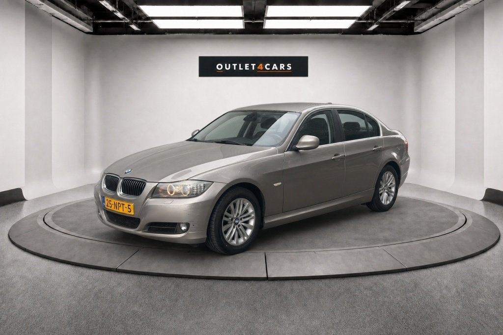 BMW 3-serie 325i Business Line (bj 2010), Auto's, Gebruikt, Xenon verlichting, Handgeschakeld, 1600 kg