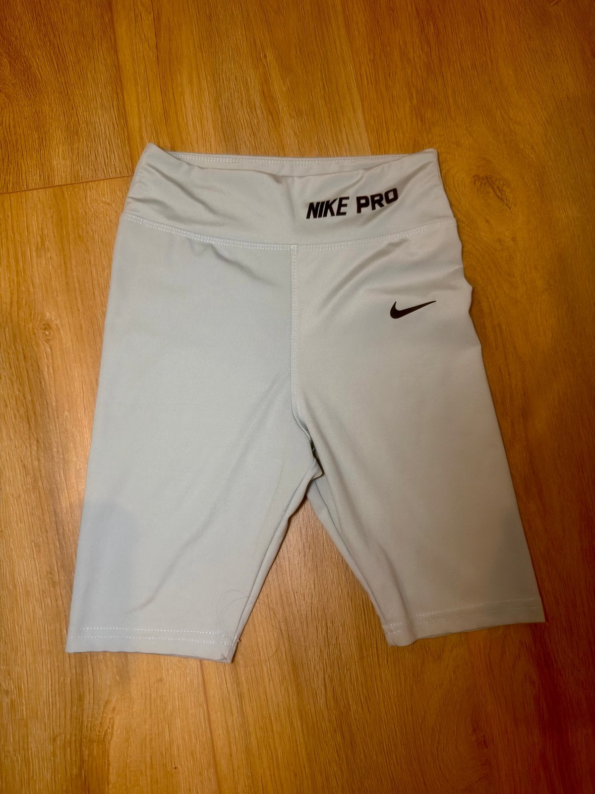 Nike Pro sportbroekje - Maat M, Maat 38/40 (M), Ophalen of Verzenden, Grijs, Fitness of Aerobics