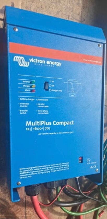 Victron Multiplus 12v 1600va compact incl. boekjes en beugel, Caravans en Kamperen, Camper-accessoires, Ophalen of Verzenden, Zo goed als nieuw