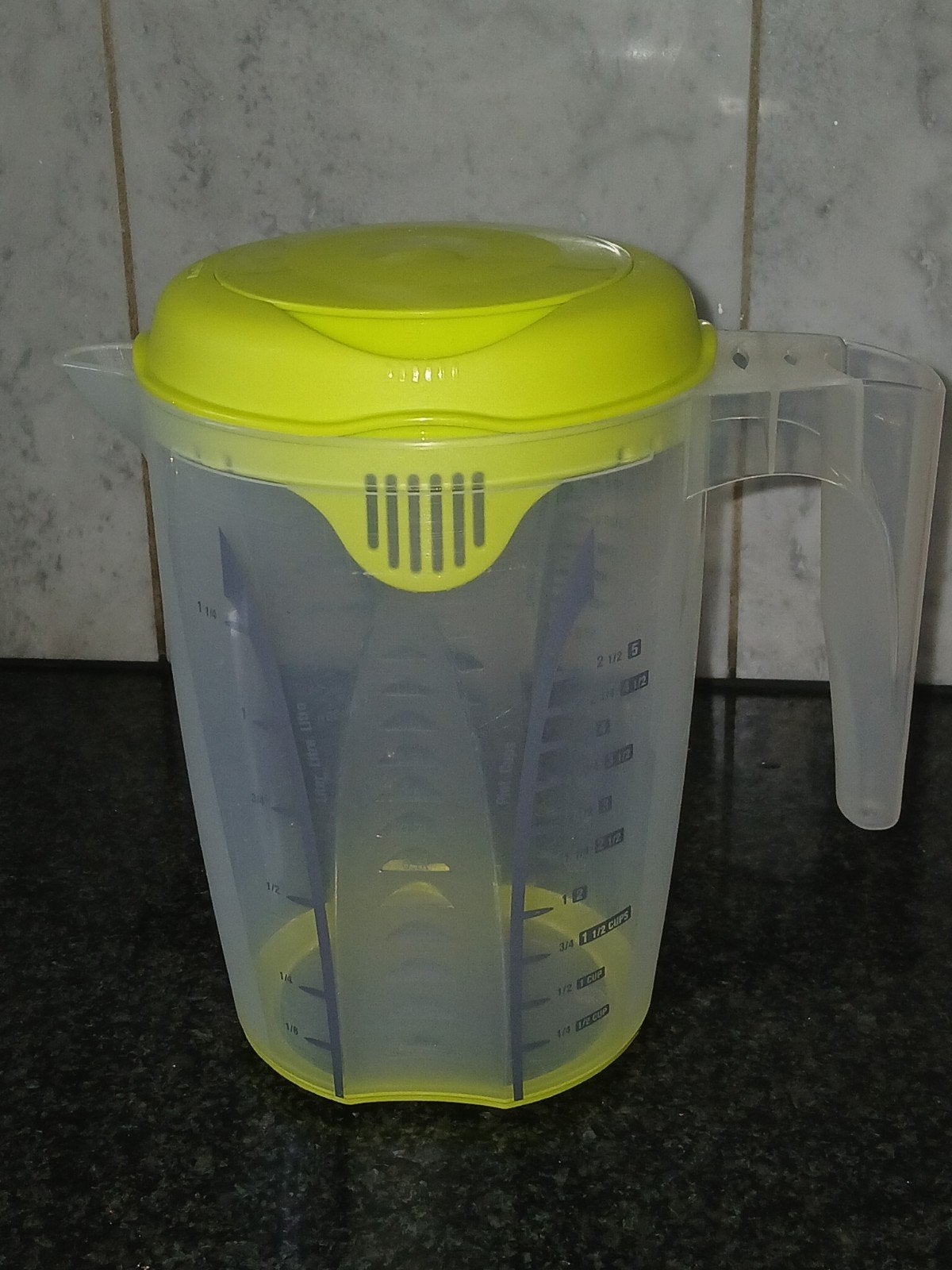 Kunststof Maatbeker / Schenkkan met Deksel - 1,5 Liter, Ophalen of Verzenden