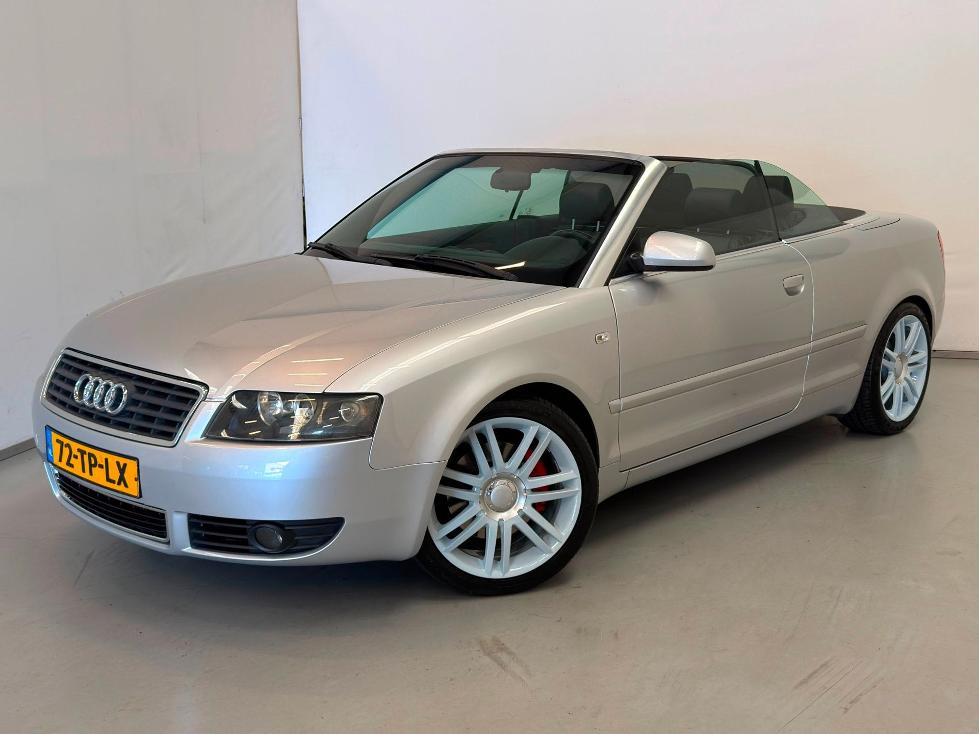Audi A4 Cabriolet 3.0 V6 Exclusive / Leder / Stoelverwarming, Auto's, Gebruikt, Cabriolet, 4 stoelen, A4