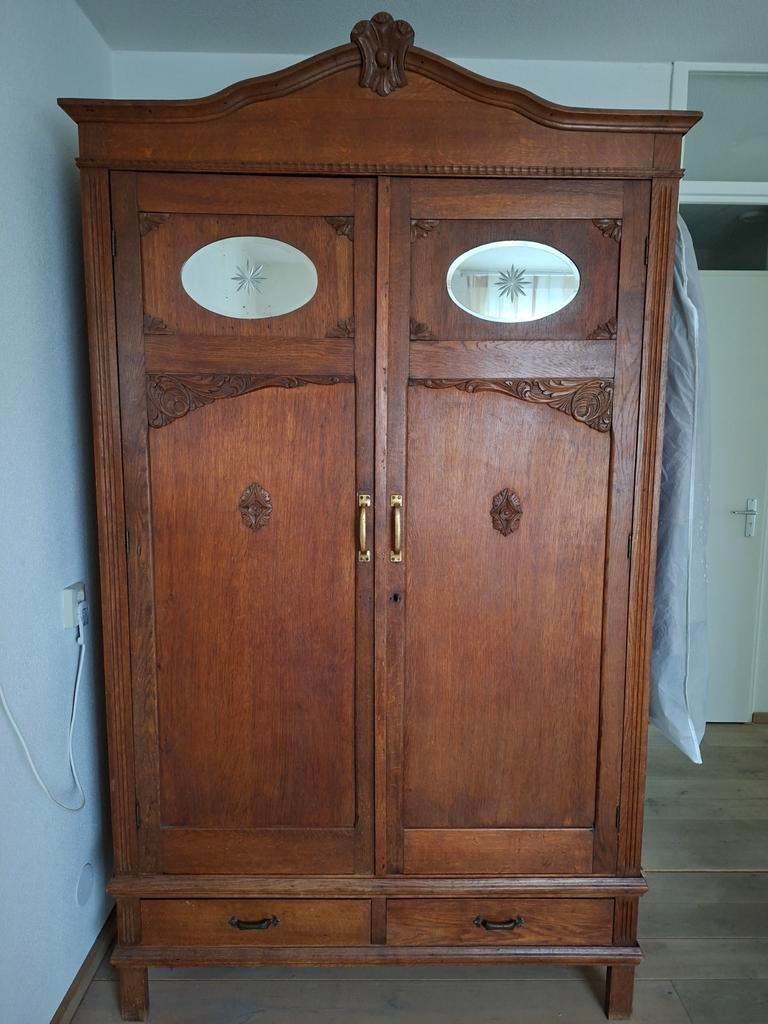 Mooie vintage houten kledingkast met spiegeldetails, Ophalen