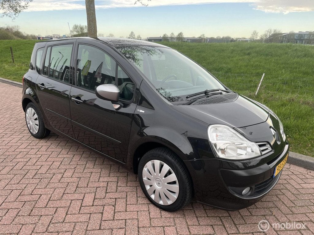 Renault Grand Modus 1.2-16V Night & Day + Trekhaak, Auto's, Renault, Voorwielaandrijving, Euro 5, Gebruikt, 4 cilinders