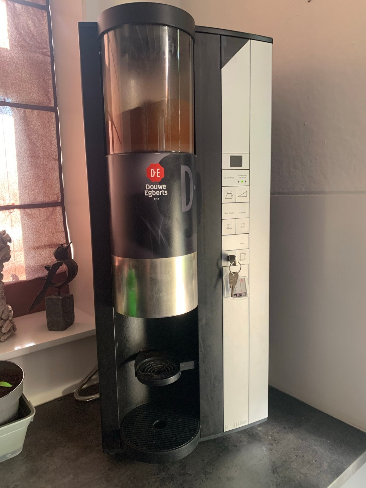 Douwe Egberts Koffiemachine - Gallery 110, Ophalen, Gebruikt, 10 kopjes of meer, Koffiemachine