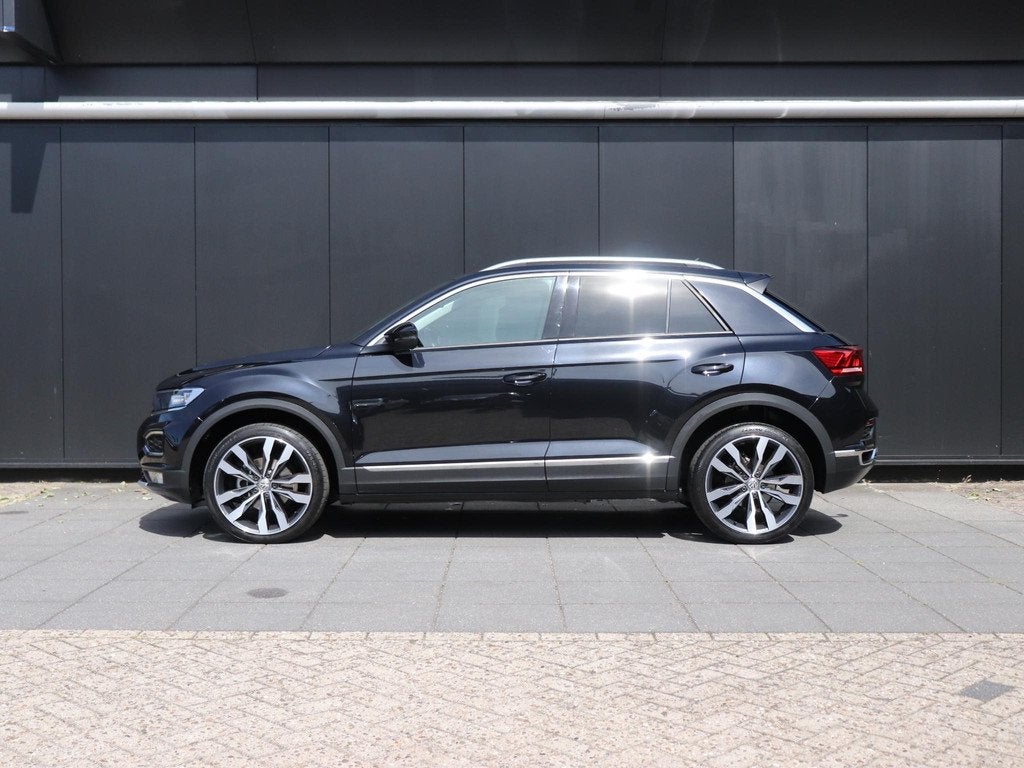 Volkswagen T-Roc 1.5 TSI Sport | PANO-DAK | TREKHAAK | VIRTU, Voorwielaandrijving, Stof, 4 cilinders, 150 pk