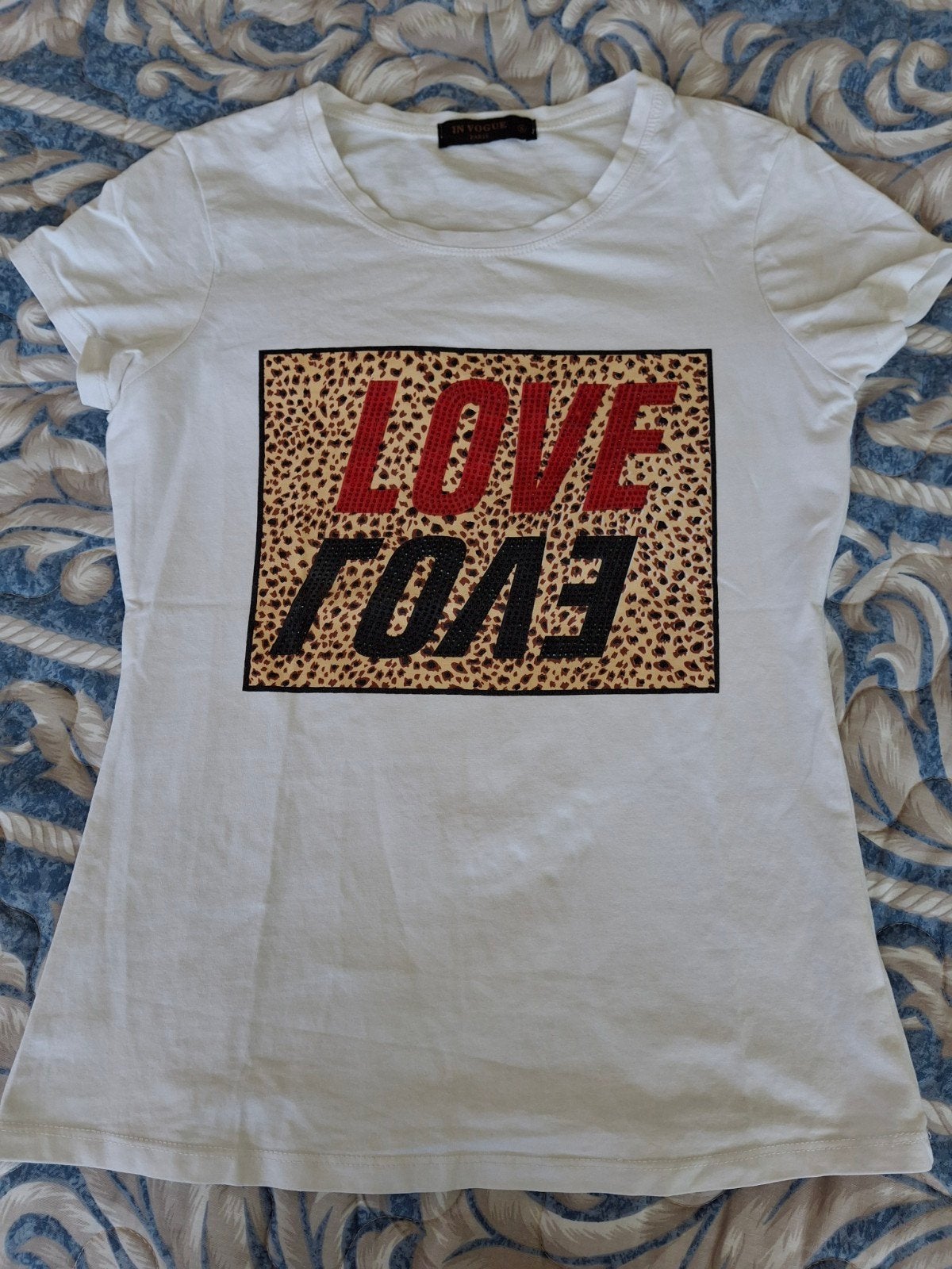 Wit T-shirt met 'LOVE' print en luipaardmotief, Wit, Ophalen of Verzenden, Zo goed als nieuw, IN VOGUE PARIS