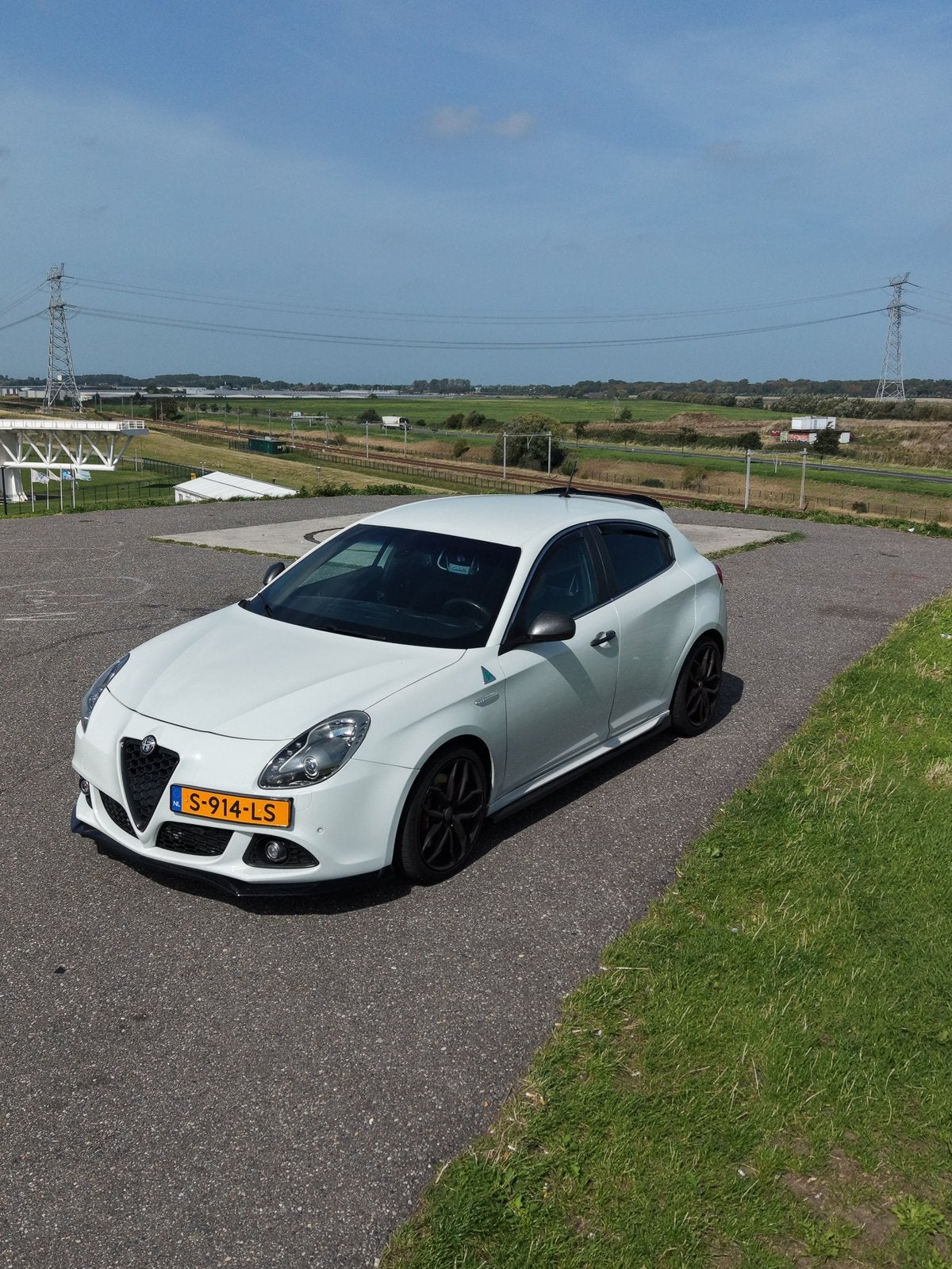 Alfa Romeo Giulietta 1.750 TBI 2015 Wit (TcT) (250PK), Voorwielaandrijving, 4 cilinders, Wit, 14 km/l
