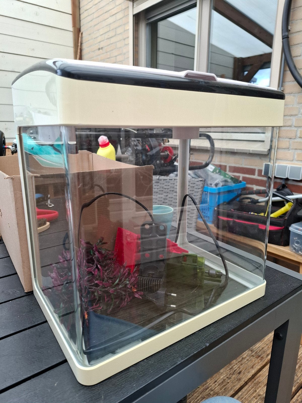 Aquarium met pomp., Dieren en Toebehoren, Vissen | Aquaria en Toebehoren, Ophalen, Gebruikt, Inclusief toebehoren, Leeg aquarium
