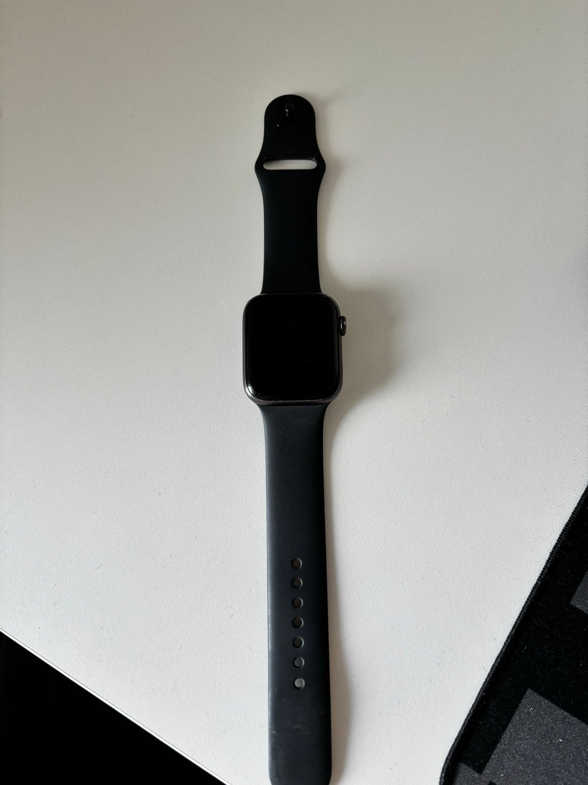 Apple Watch SE 44mm GPS (Model A2352) met oplader