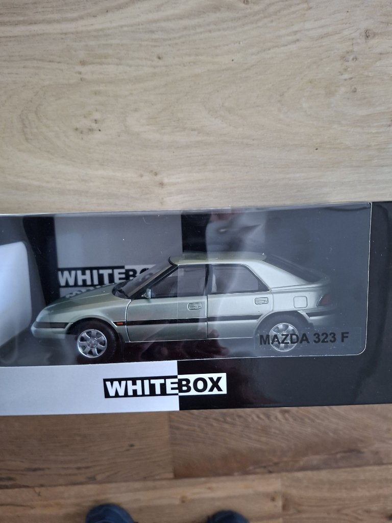 Schaalmodel Mazda 323F, Ophalen of Verzenden, Nieuw, Auto