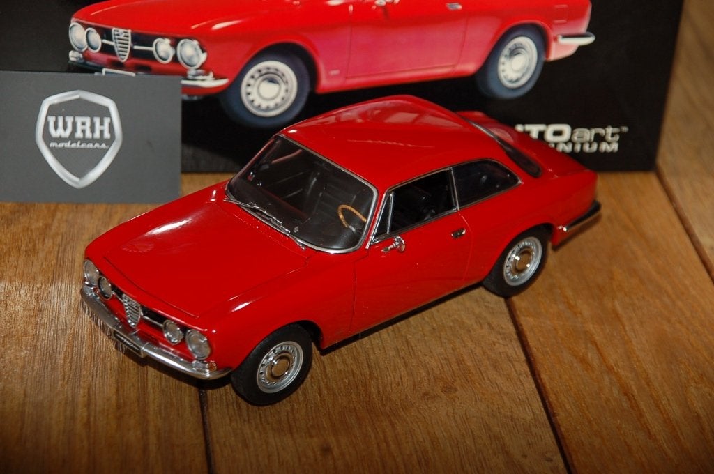 1:18 ALFA ROMEO GTV 1750 BERTONE red Autoart 70102 WRH, Verzenden, Zo goed als nieuw, Auto, Autoart