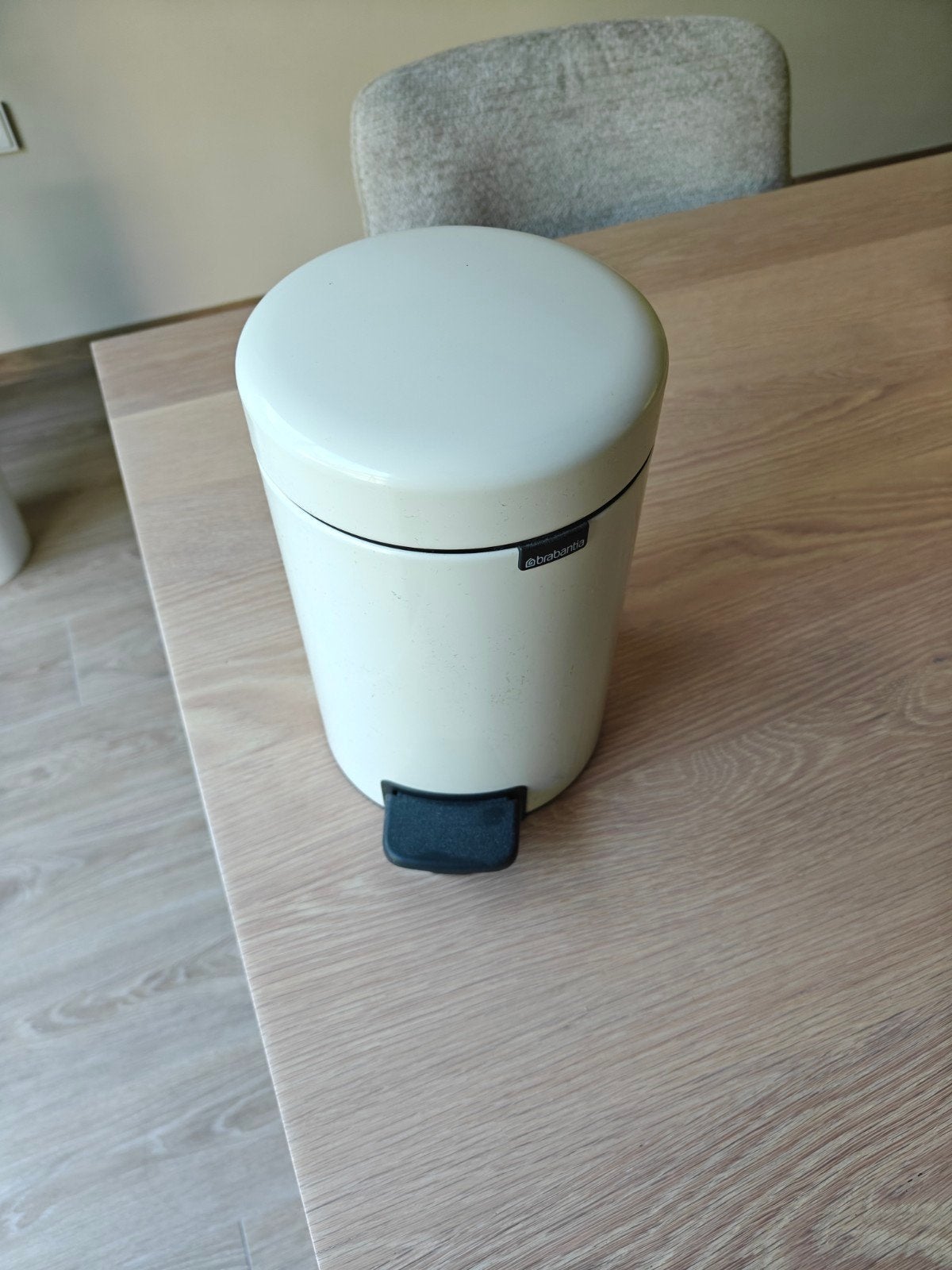 Brabantia prullenbakje 5 liter met pedaal, Gebruikt, Met pedaal, Ophalen of Verzenden, Minder dan 10 liter