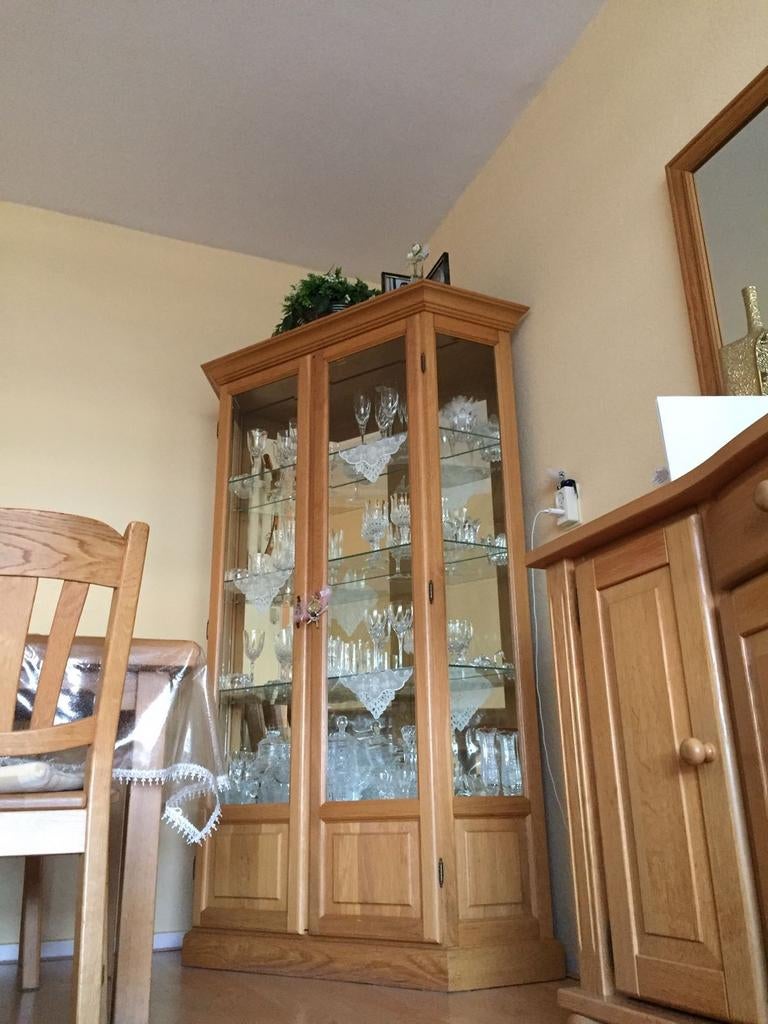 Complete Vintage Eikenhouten Eetkamerset & Glaswerk, Ophalen, Glas, Met deur(en), 100 tot 150 cm