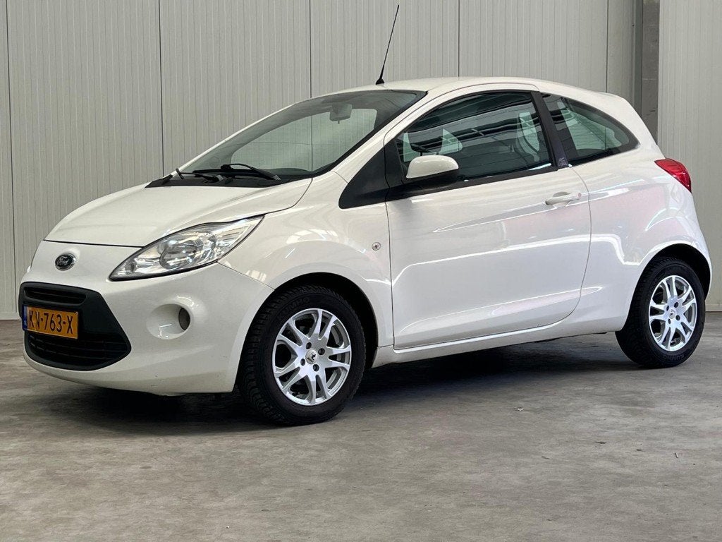 Ford Ka 1.2 TREND/Wit/AIRCO/STOELVERWARMING/NEWAPK, Auto's, Voorwielaandrijving, Stof, 4 cilinders, 4 stoelen