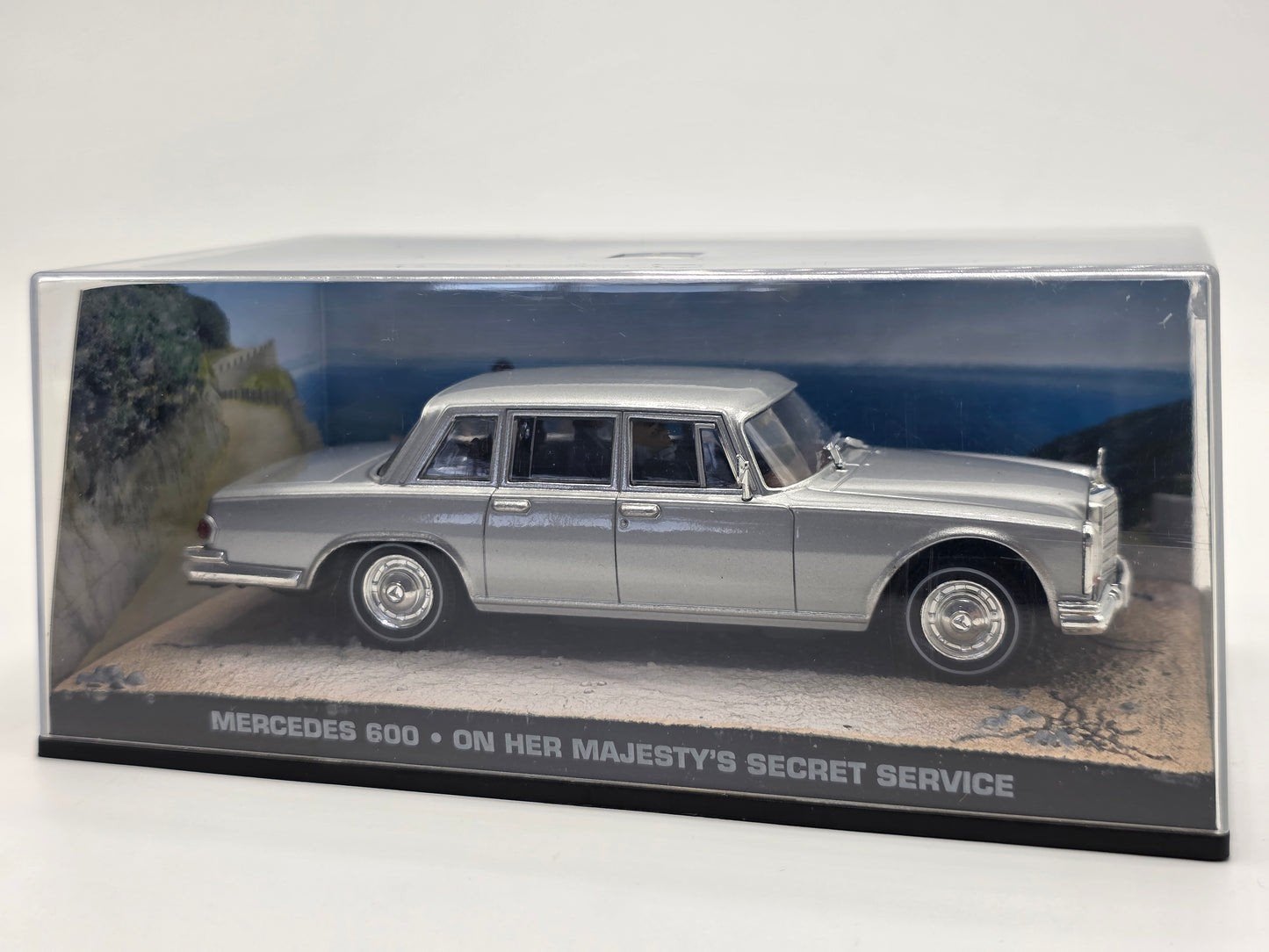 Mercedes 600 - On her majesty's secret serves, Ophalen, Zo goed als nieuw, Auto, Overige merken