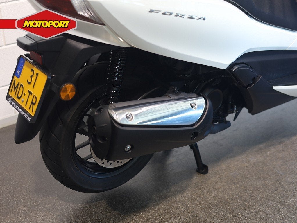 Honda NSS 300 FORZA (bj 2014), Scooter, Mc.benelux@honda-eu.com, Honda Motor Europe Ltd Netherlands branc, Wijngaarderveld 1
9300  AALST, BE