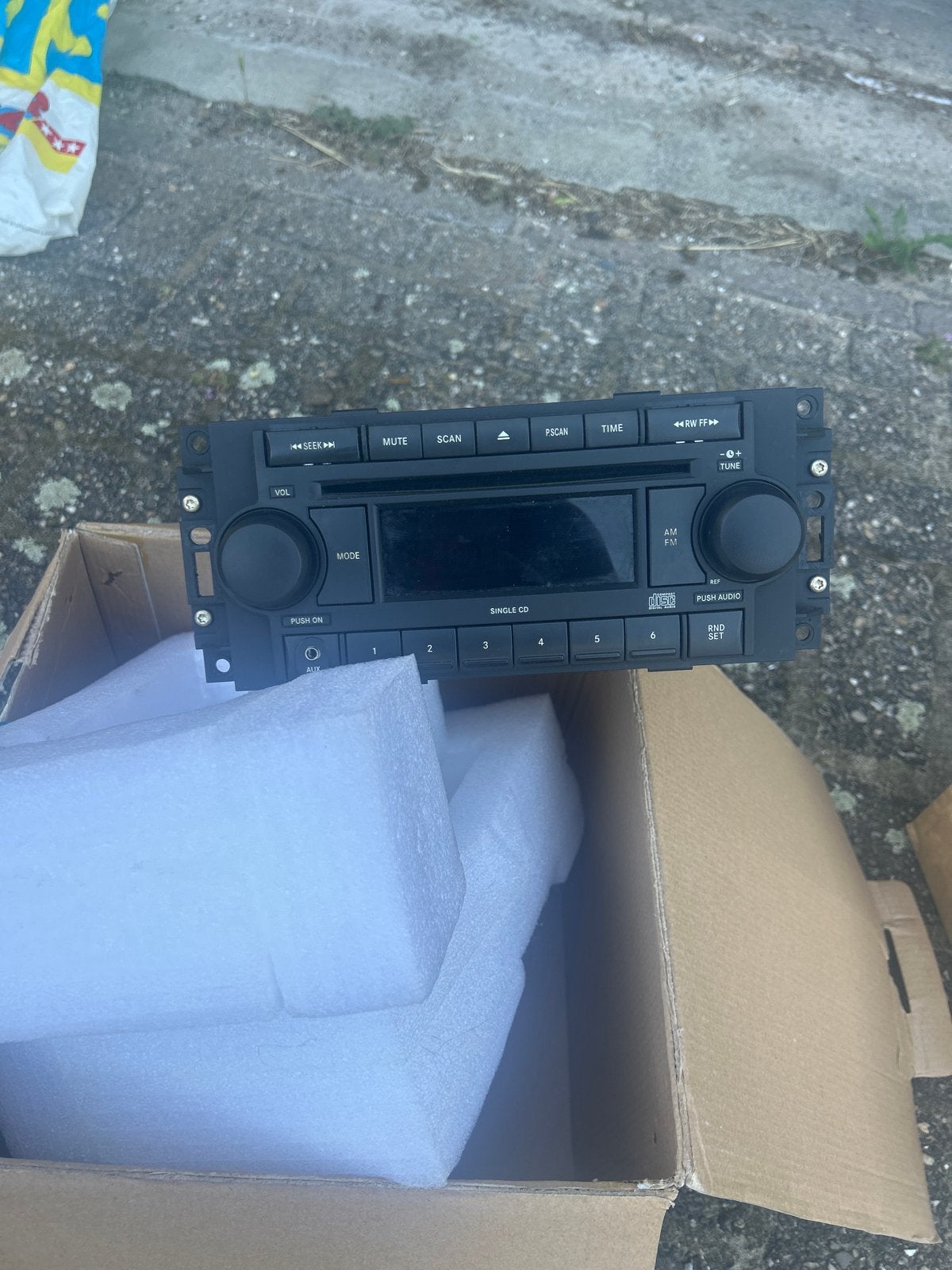 Originele Dodge Ram 1500 2008 Radio, Auto diversen, Ophalen, Gebruikt