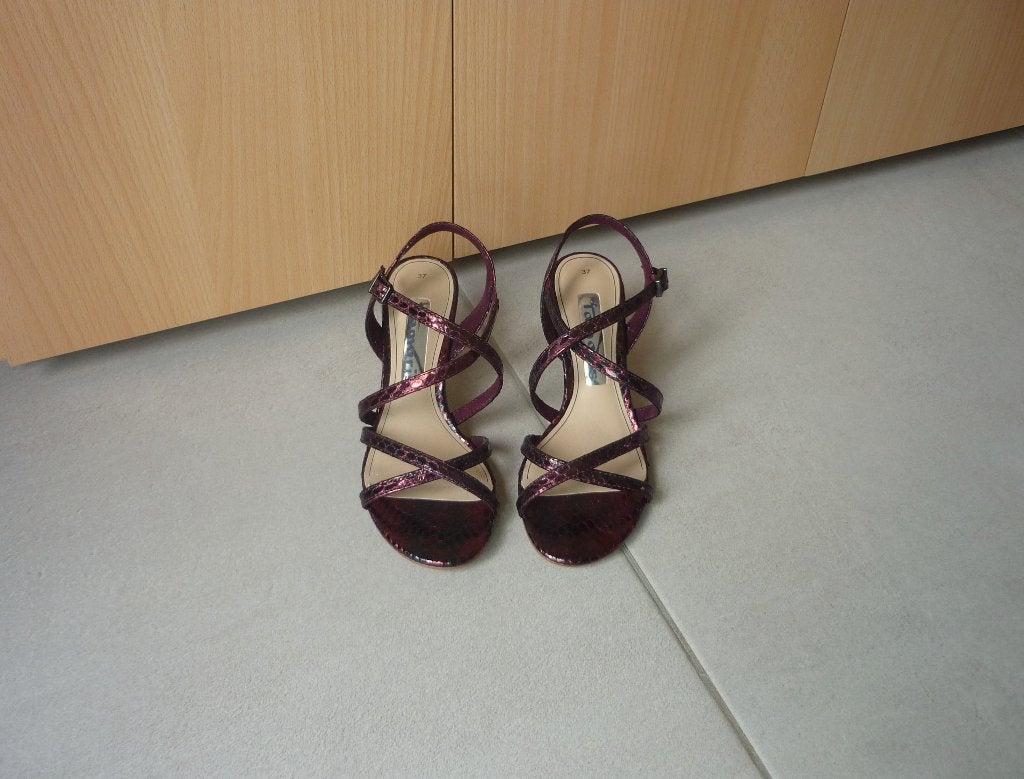 Bordeaux rode metallic hakken schoenen van Tamaris Maat 37, Ophalen of Verzenden, Nieuw, Rood