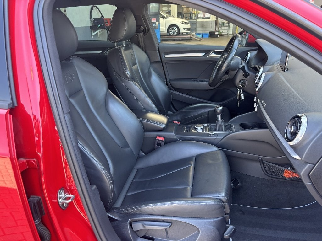 Audi A3 Sportback 1.5 TFSI CoD S-Line Leder Navi Cruise Clim, Gebruikt, 4 cilinders, 150 pk, Leder