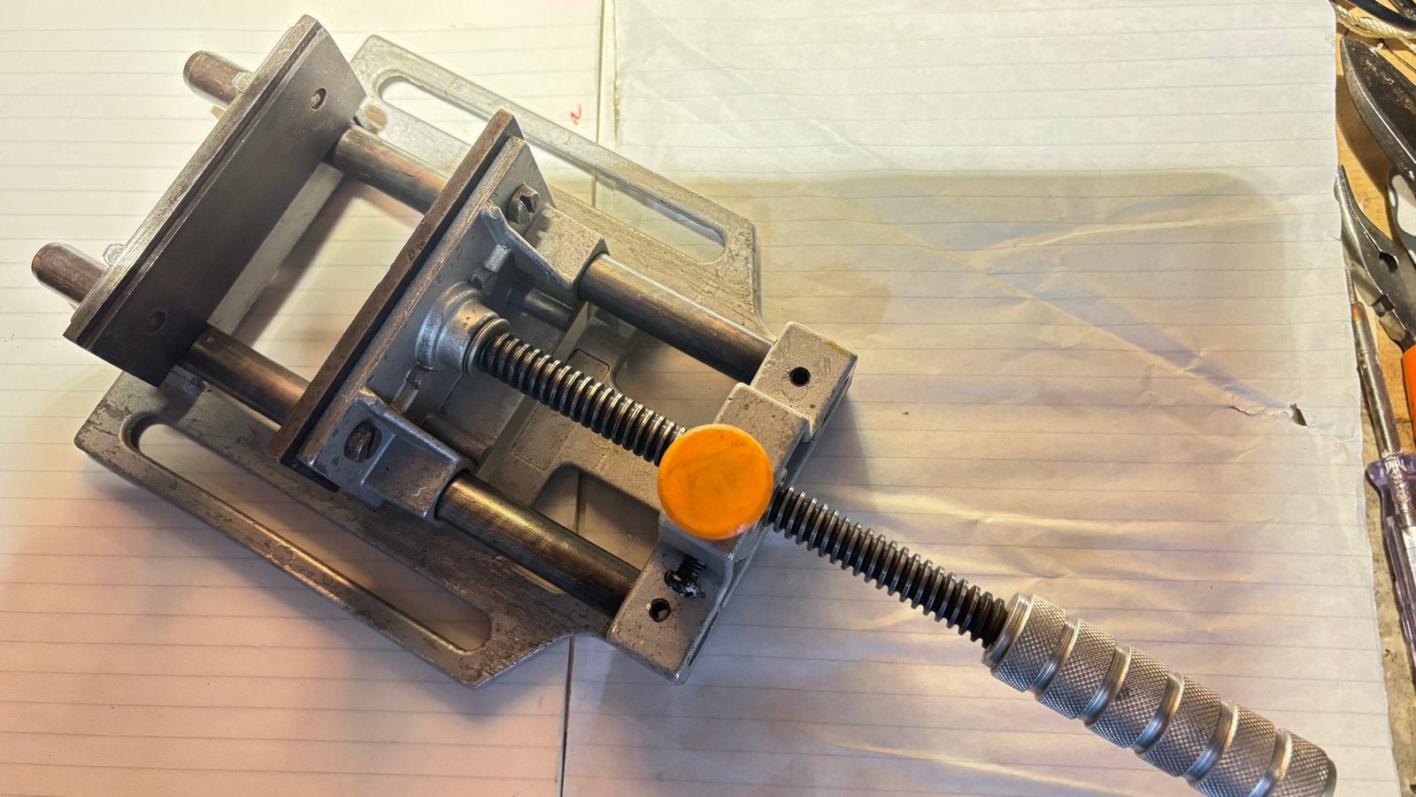 Robuuste BoorKlem met 10 cm Spanwijdte en Stalen Geleiders, Ophalen of Verzenden, Gebruikt, Klem