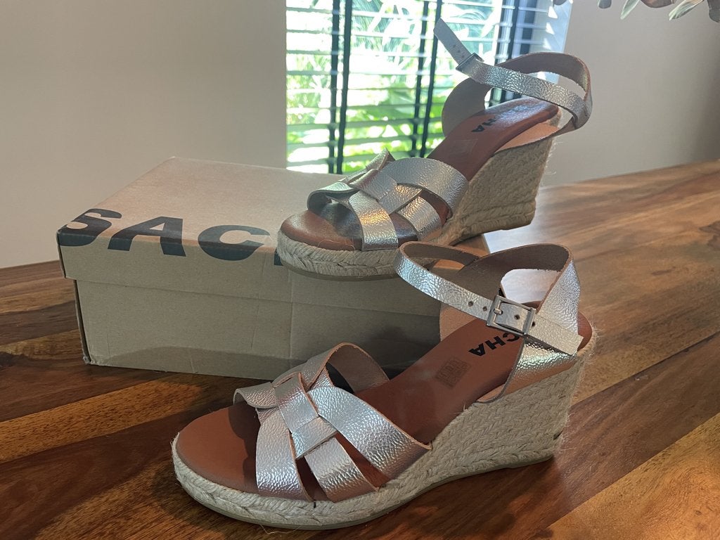 Sacha zilverkleurige sleehak sandalen maat 40 NIEUW, Overige kleuren, Nieuw, Sacha, Sandalen of Muiltjes