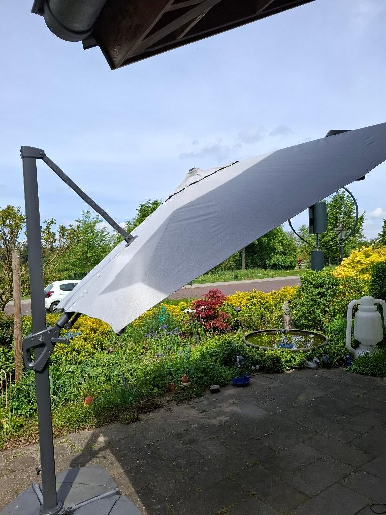 Zweefparasol, Tuin en Terras, Parasols, Gebruikt, Zweefparasol, Verstelbaar, 2 tot 3 meter