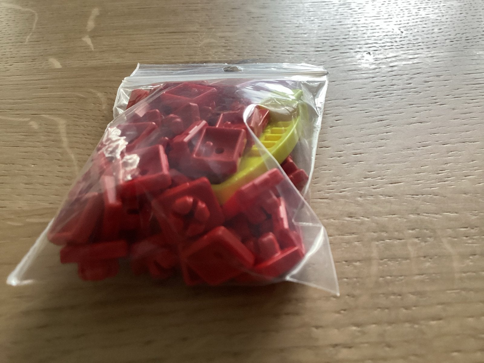 Zakjes van playmobil diverse bouwsteentjes (rood en geel), Ophalen of Verzenden, Gebruikt