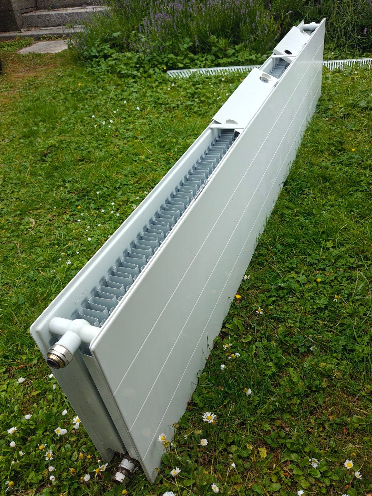 Lange witte radiator, gebruikt, 30 tot 80 cm, Gebruikt, Radiator, 150 cm of meer