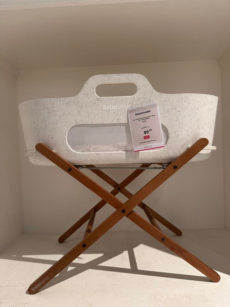 Snuz SnüzBaskit Moses Basket + Stand Up - Barley/Walnut, Kinderen en Baby's, Babywiegjes en Ledikanten, Ophalen, Zo goed als nieuw