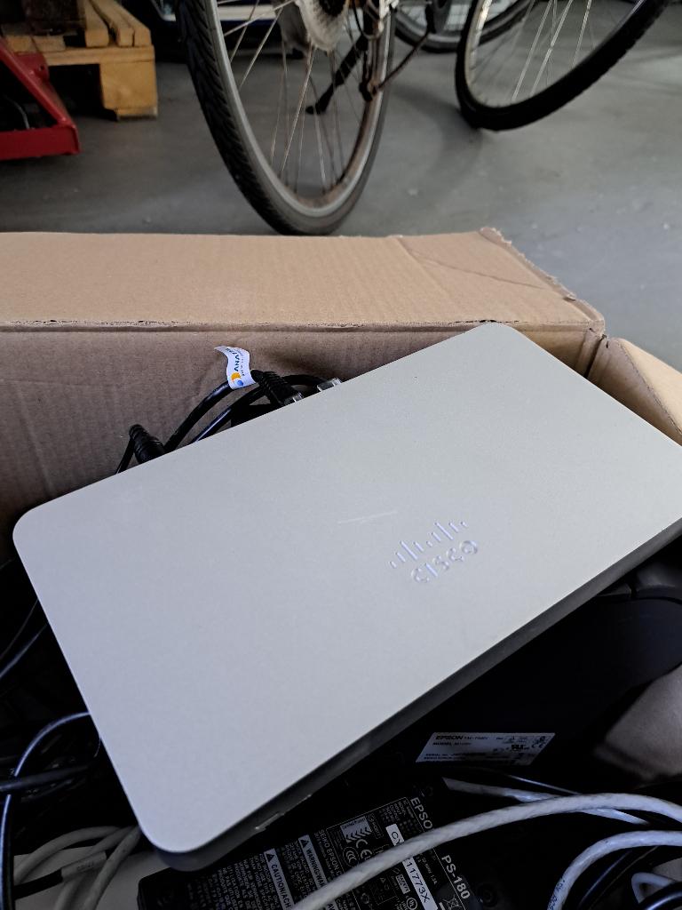 Cisco Meraki MX67 Firewall, Computers en Software, Netwerk switches, Ophalen of Verzenden, Gebruikt