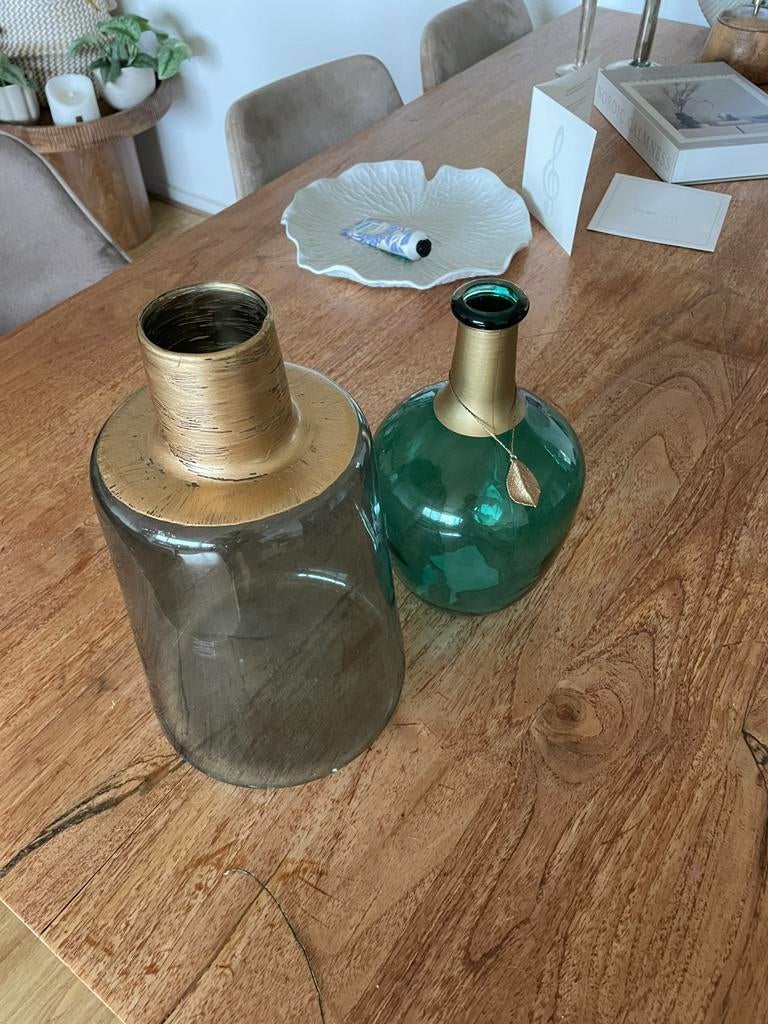 Twee groene vasen voor €6,00, Ophalen of Verzenden, Minder dan 50 cm, Groen, Glas