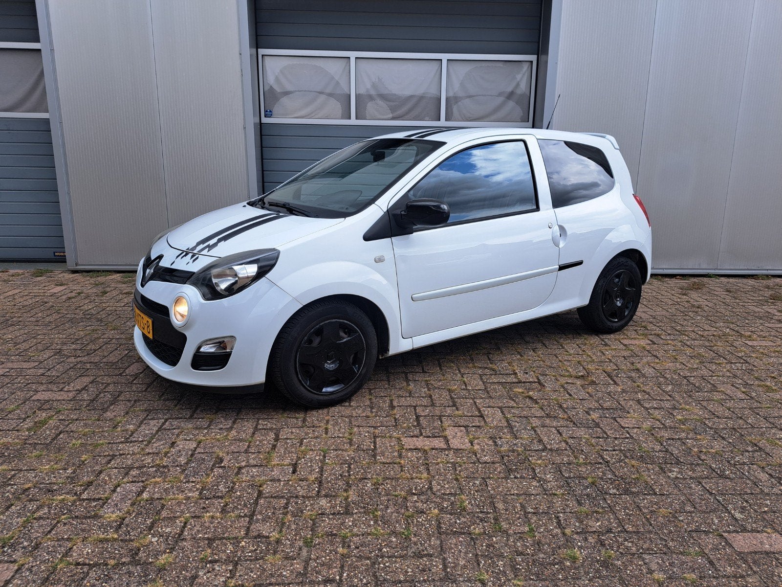 Renault Twingo 1.2 16V 2012 lage kmstand/ 1 eigenaar, Auto's, Voorwielaandrijving, 839 kg, 74 pk, Zwart
