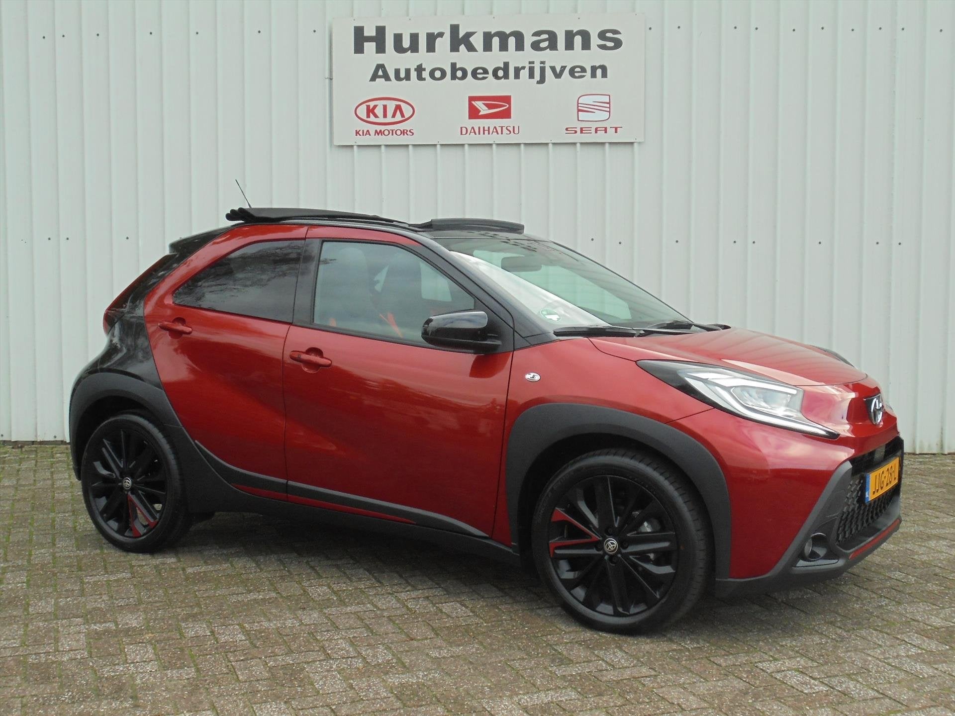 Toyota Aygo X 1.0 VVT-i AUTOMAAT CABRIODAK CLIMATE CONTROL, Dealer onderhouden, Stof, Gebruikt, 4 stoelen